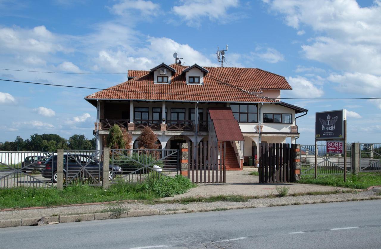 Motel Imperija Ub Exterior foto